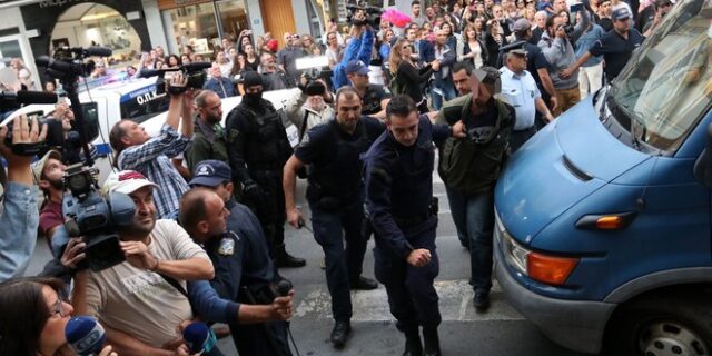 Στον εισαγγελέα οι απαγωγείς Λεμπιδάκη – Τους αποδοκίμασαν εκατοντάδες κρητικοί