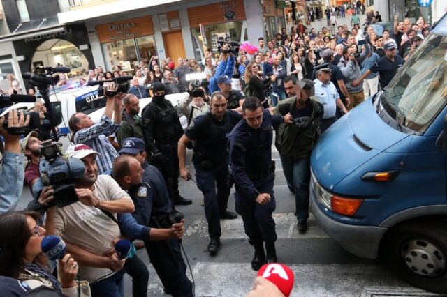 Στον εισαγγελέα οι απαγωγείς Λεμπιδάκη – Τους αποδοκίμασαν εκατοντάδες κρητικοί