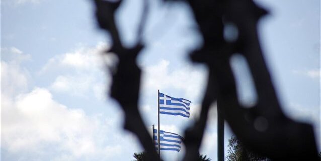 Αναβάθμιση της οικονομίας και στο βάθος χρέος