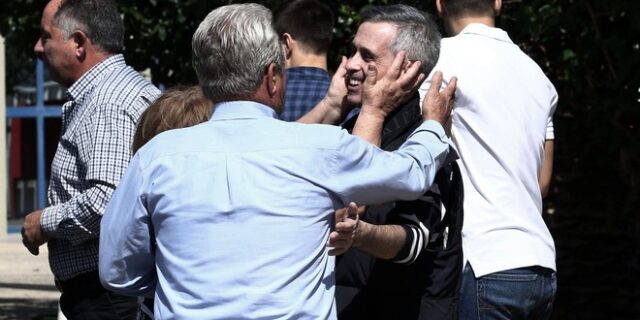 Φωτογραφίες: Η επιστροφή του Μ.Λεμπιδάκη στο εργοστάσιό του μετά από 6 μήνες ομηρίας