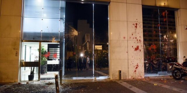 Προσχεδιασμένη η επίθεση στην 24Media και το Έθνος – Είχαν σκεπάσει τις κάμερες στο Καραϊσκάκη