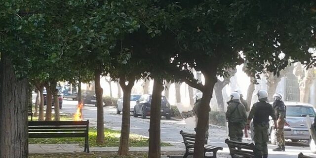 ‘Κλεφτοπόλεμος’ γύρω απ’ το Πολυτεχνείο