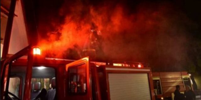 Φωτιά ξέσπασε τα ξημερώματα σε εστιατόριο απέναντι από την ΕΡΤ