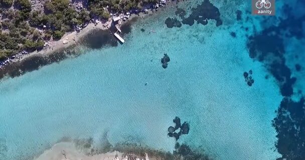 Η ανέγγιχτη ‘Γαλάζια Λίμνη’ της Ελλάδας