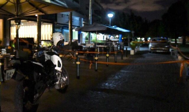 Πυροβολισμοί με έναν νεκρό σε μπαρ στη Γλυφάδα