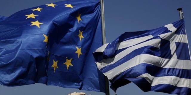 CNBC: Η Ελλάδα ετοιμάζεται για έξοδο από το πρόγραμμα, αλλά οι αμφιβολίες για το μέλλον της παραμένουν
