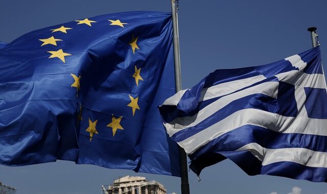 CNBC: Η Ελλάδα ετοιμάζεται για έξοδο από το πρόγραμμα, αλλά οι αμφιβολίες για το μέλλον της παραμένουν