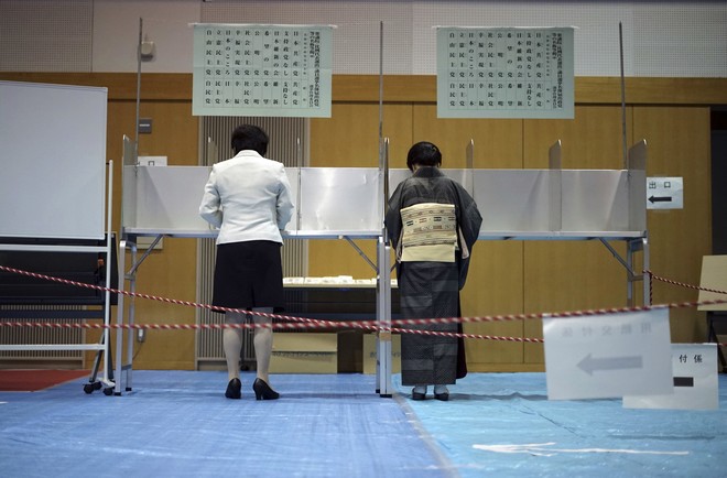 Εκλογές εν μέσω τυφώνα στην Ιαπωνία