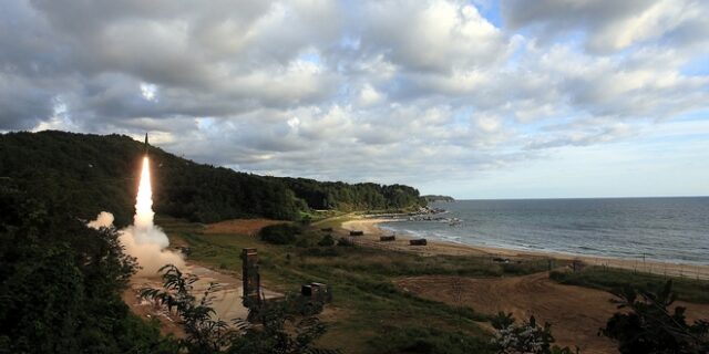 Λευκός Οίκος: ‘Διαχειρίσιμη’ προς το παρόν η απειλή της Β. Κορέας