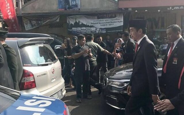 Πρωτοφανές: Πρόεδρος χώρας περπάτησε 3 χλμ. λόγω κίνησης