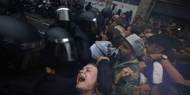 Καταλονία: Οι πρώτες αντιδράσεις των Ευρωπαίων πολιτικών για τα επεισόδια