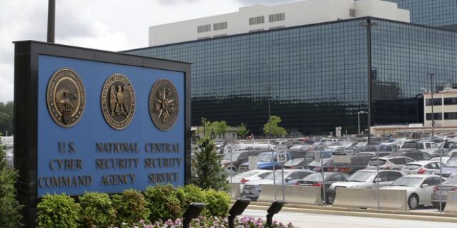Στη φυλακή αναλυτής της NSA που διέρρευσε έγγραφα για δολοφονίες με drones επί Ομπάμα