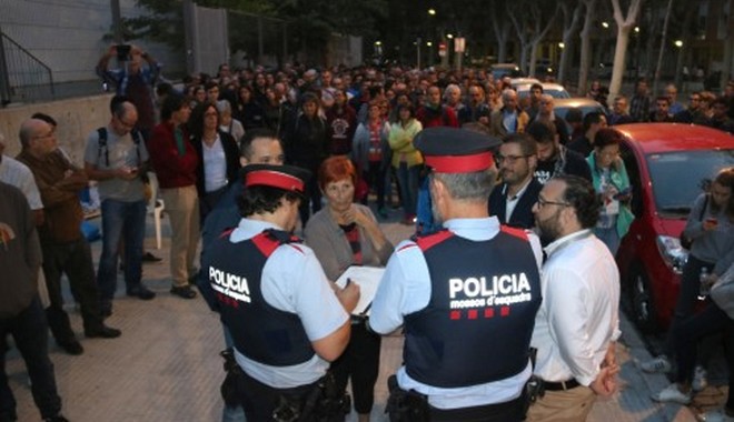 Καταλονία: Επέμβαση της ισπανικής αστυνομίας και επεισόδια σε εκλογικά κέντρα