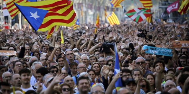 Διχασμός και στους δρόμους της Βαρκελώνης