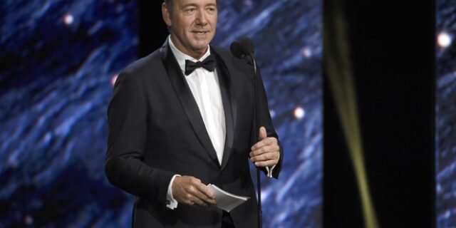 Netflix: Τέλος το ‘House of Cards’ λόγω Κέβιν Σπέισι