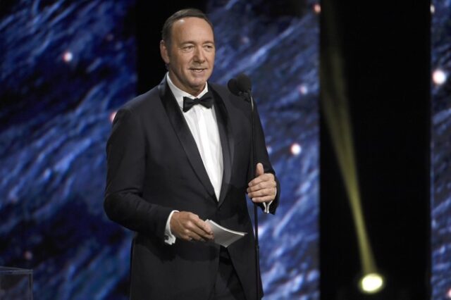 Νέα καταγγελία για τον Kevin Spacey: ‘Με χούφτωσε στον καβάλο’