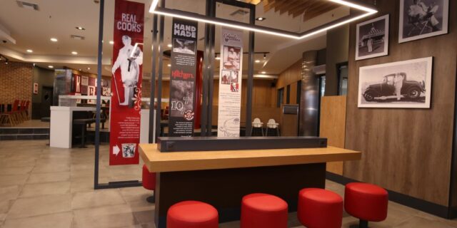 Τι γίνεται στα KFC στο Village shopping & more…;;;