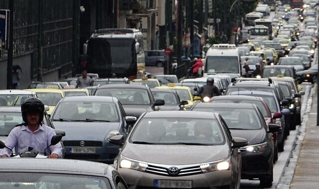 Κυκλοφοριακά προβλήματα στην Αττική – Σε ποιους δρόμους υπάρχει κίνηση