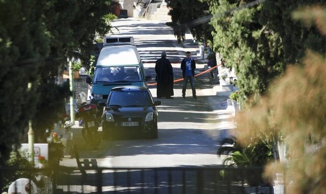 Έγκλημα στα Πατήσια: Στον κύκλο της 32χρονης ψάχνουν τον δολοφόνο