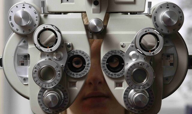 Βιονικός φακός βάζει τέλος σε γυαλιά και φακούς επαφής
