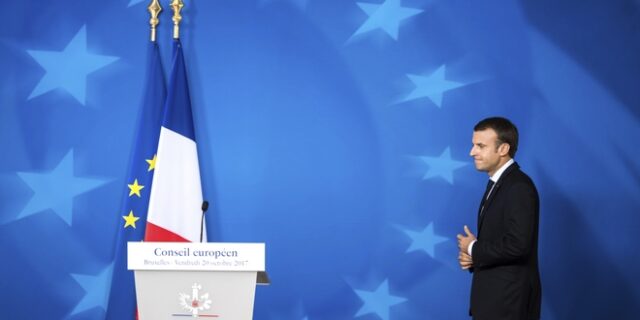 Μακρόν: ‘Νίκη για την ΕΕ’ η συμφωνία για τους αποσπασμένους εργαζόμενους
