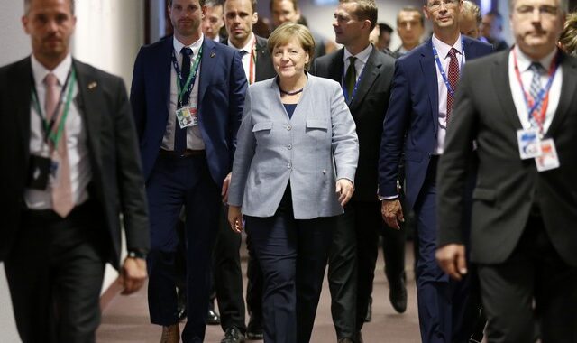 Σύνοδος Κορυφής: Η Μέρκελ ζητά ‘ψαλίδι’ στην προενταξιακή χρηματοδότηση της Τουρκίας