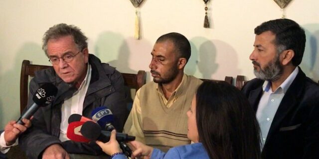 Τον μετανάστη που δέχτηκε επίθεση στον Ασπρόπυργο επισκέφτηκε ο Μουζάλας