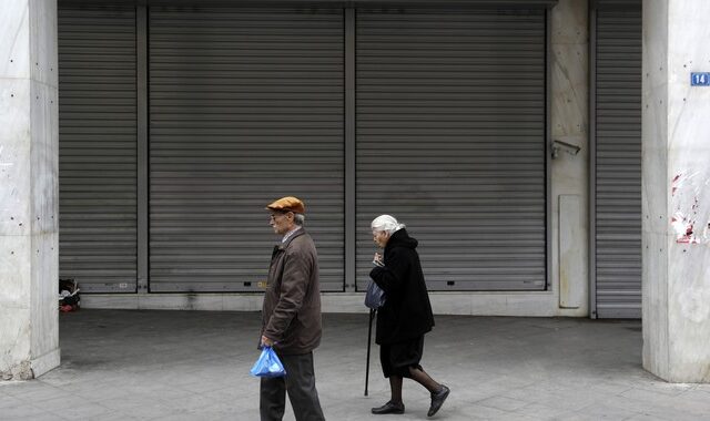 Ημέρα του Παππού και της Γιαγιάς: Η Ελλάδα μετατρέπεται σε χώρα ηλικιωμένων