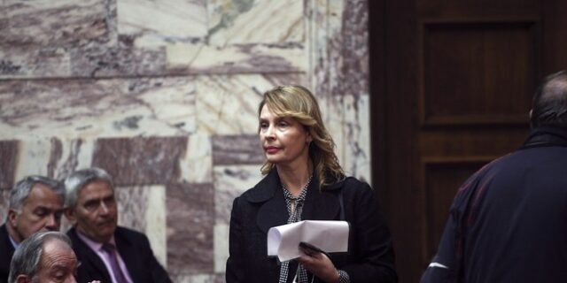 Χωρίς επιστροφή η διαγραφή Παπακώστα από τη ΝΔ του Μητσοτάκη