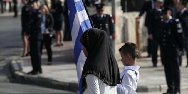 Ο ρατσισμός στήνει και κληρώσεις