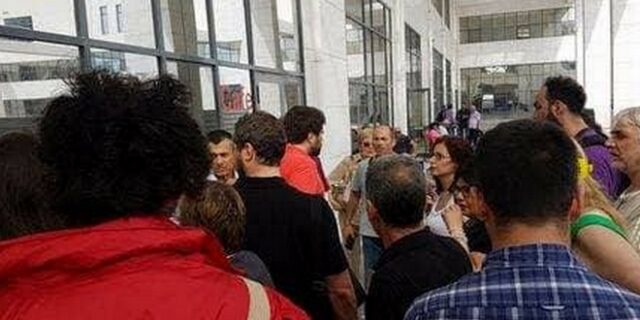 Ένταση στο Ειρηνοδικείο για τους πλειστηριασμούς