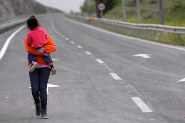 Θεσσαλονίκη: Πληθαίνουν οι ‘περιπλανώμενοι’ πρόσφυγες