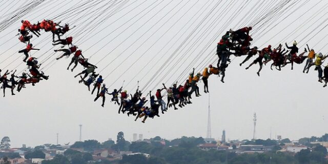 Πτώση – ρεκόρ στη Βραζιλία: 245 άνθρωποι έπεσαν ταυτόχρονα από γέφυρα