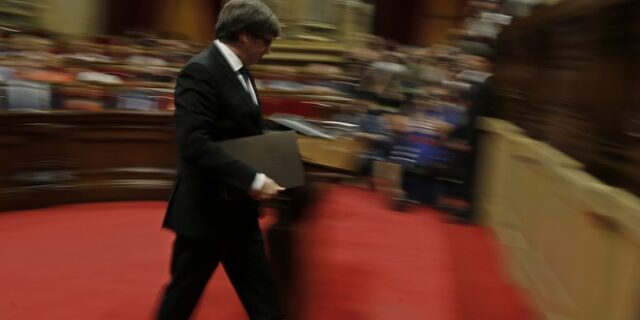 Καταλονία: Διάλογο και όχι μονομερείς ενέργειες επιζητά ο Πουτζντεμόν