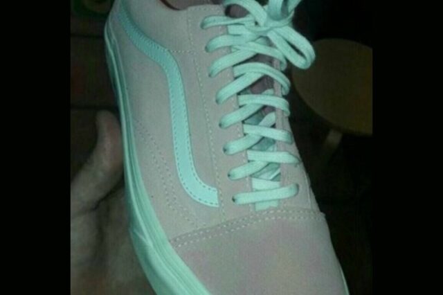 #pinkandwhiteshoes: Είσαι σίγουρος πως ξέρεις τι χρώμα έχει αυτό το παπούτσι; – Ξανασκέψου το