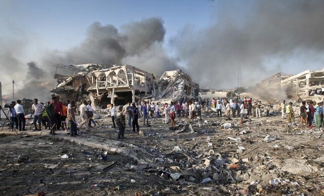 Σομαλία: Τουλάχιστον 20 νεκροί από έκρηξη παγιδευμένου αυτοκινήτου