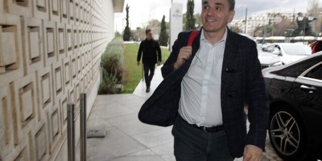 Ξεκίνησε η συνάντηση του οικονομικού επιτελείου με τους επικεφαλής των θεσμών