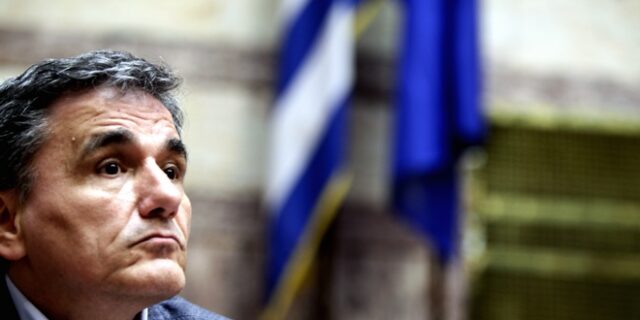 Τσακαλώτος στο Bloomberg: Έως τέλος Απριλίου παρουσιάζουμε το δικό μας στρατηγικό σχέδιο ανάπτυξης