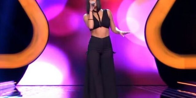 The Voice: Ο Μουζουράκης γύρισε την καρέκλα για κούκλα τραγουδίστρια χωρίς να ακούσει ούτε… νότα