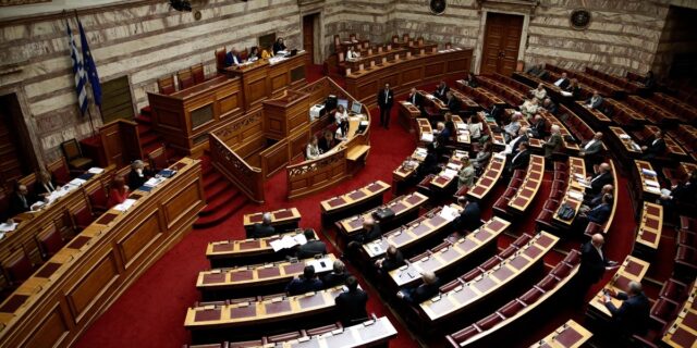 Γραφείο Προϋπολογισμού της Βουλής: Η Ελλάδα φαίνεται ότι βγαίνει από την κρίση