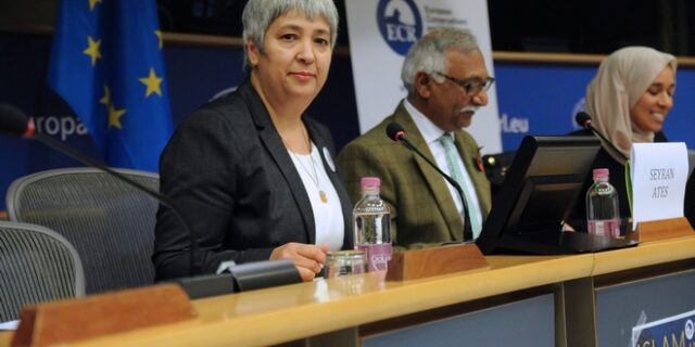Η πρώτη γυναίκα – ιμάμης στην Ευρώπη κόντρα στα στερεότυπα του Ισλάμ