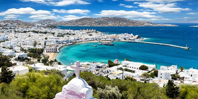 Σε πλειστηριασμό τον Φεβρουάριο οι βίλες του Mr Audi στη Μύκονο