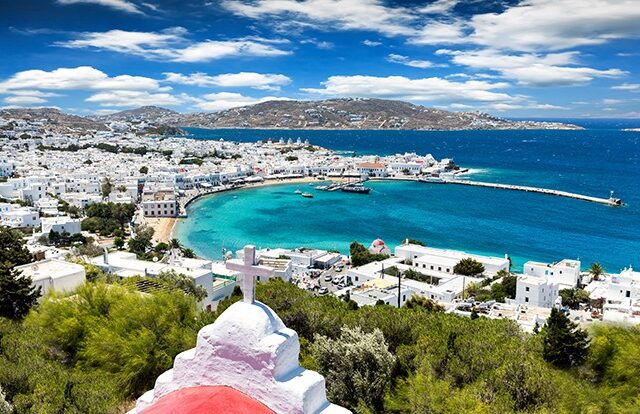 Σε πλειστηριασμό τον Φεβρουάριο οι βίλες του Mr Audi στη Μύκονο
