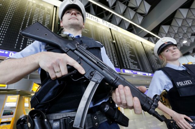 Κομισιόν: Ικανοποίηση από τις γερμανικές διευκρινίσεις για τους ελέγχους στα αεροδρόμια