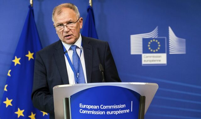 Επίτροπος Υγείας: Κάντε μια βόλτα στα νεκροταφεία, να δείτε τα παιδιά που πέθαναν