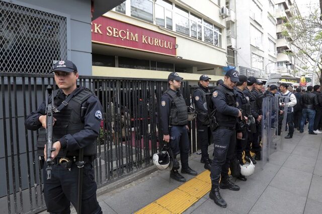 Τουρκία: 360 εντάλματα σύλληψης για σχέσεις με τον Γκιουλέν