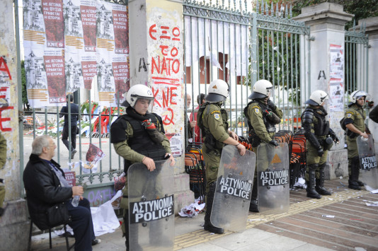 Σε συναγερμό η ΕΛΑΣ για το Πολυτεχνείο-Συλλήψεις και προσαγωγές