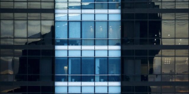 ‘Φως στο τούνελ’ της Οικονομίας βλέπουν Alpha και Eurobank