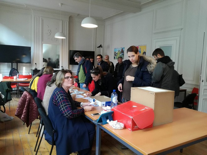Εκλογές στην κεντροαριστερά: Οι Έλληνες των Βρυξελλών προσέρχονται στην κάλπη
