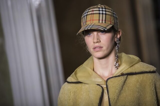 Burberry, το πιο δημοφιλές βρετανικό brand στο Instagram